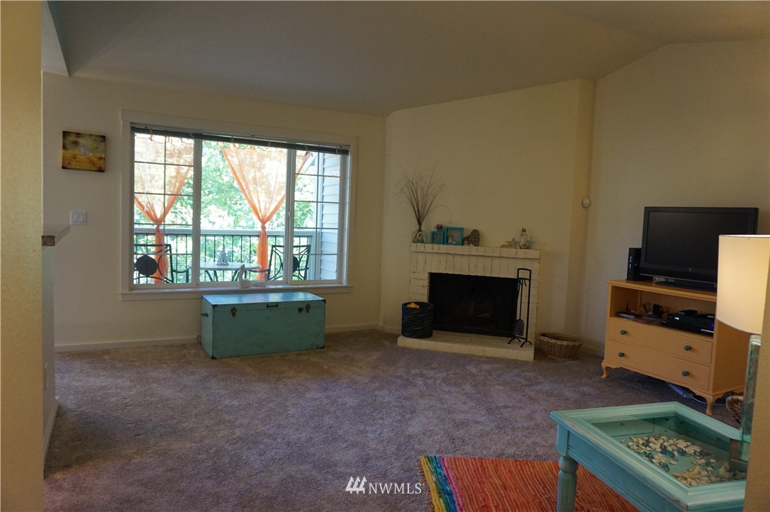 12404 East Gibson Road, Unit K301 Everett, WA 98204 - Photo 2 of 23