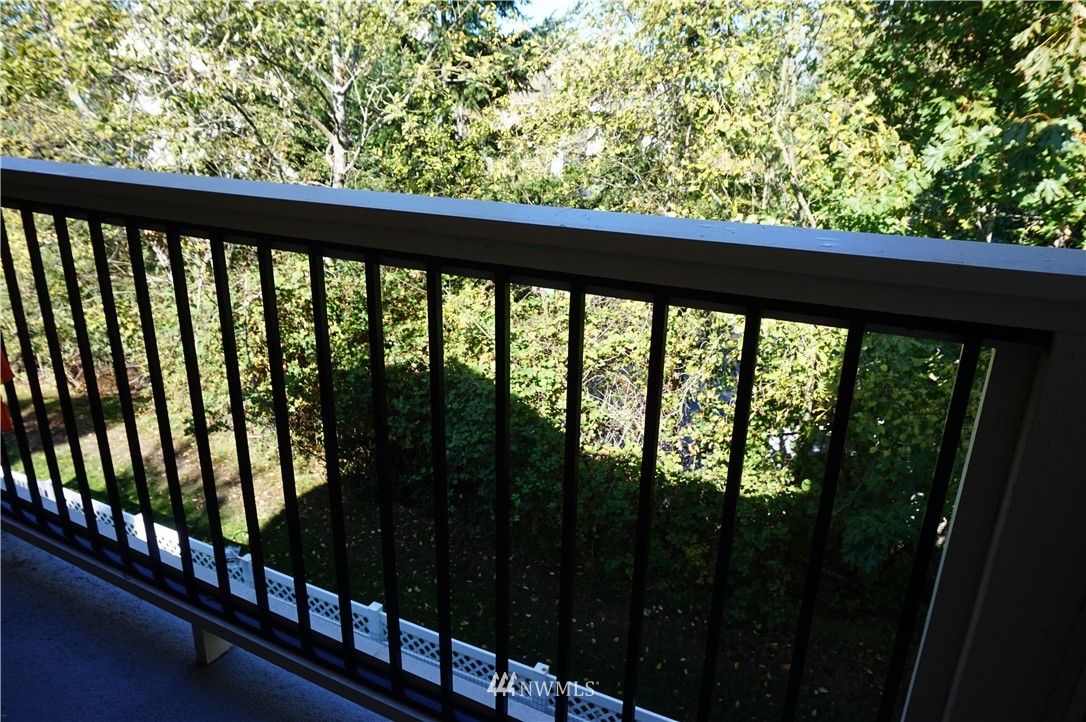12404 East Gibson Road, Unit K301 Everett, WA 98204 - Photo 15 of 23