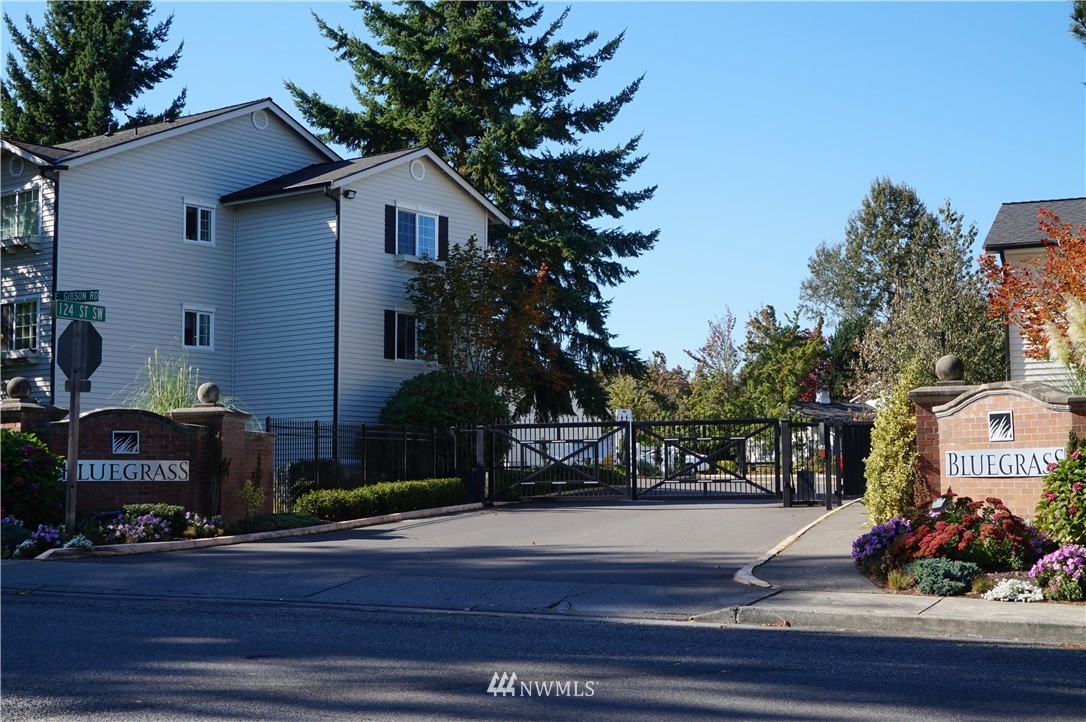 12404 East Gibson Road, Unit K301 Everett, WA 98204 - Photo 23 of 23