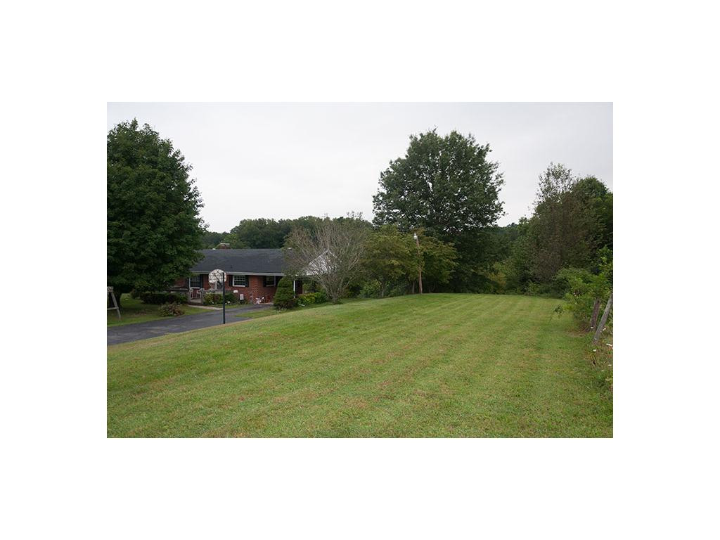 124 Bill Bennett Road Johnson City, TN 37604 - Photo 18 of 20 Photo 18