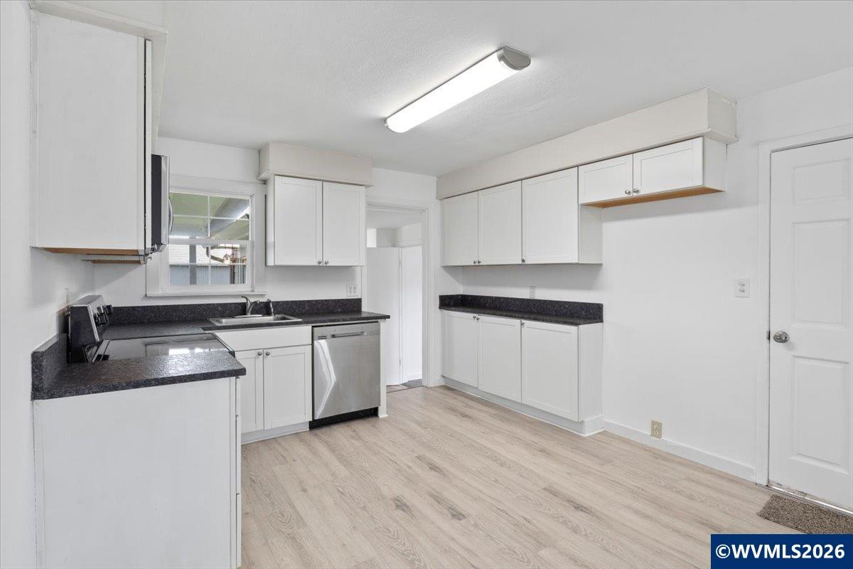 704 Southwest 16th Avenue Albany, OR 97321 - Photo 10 of 35