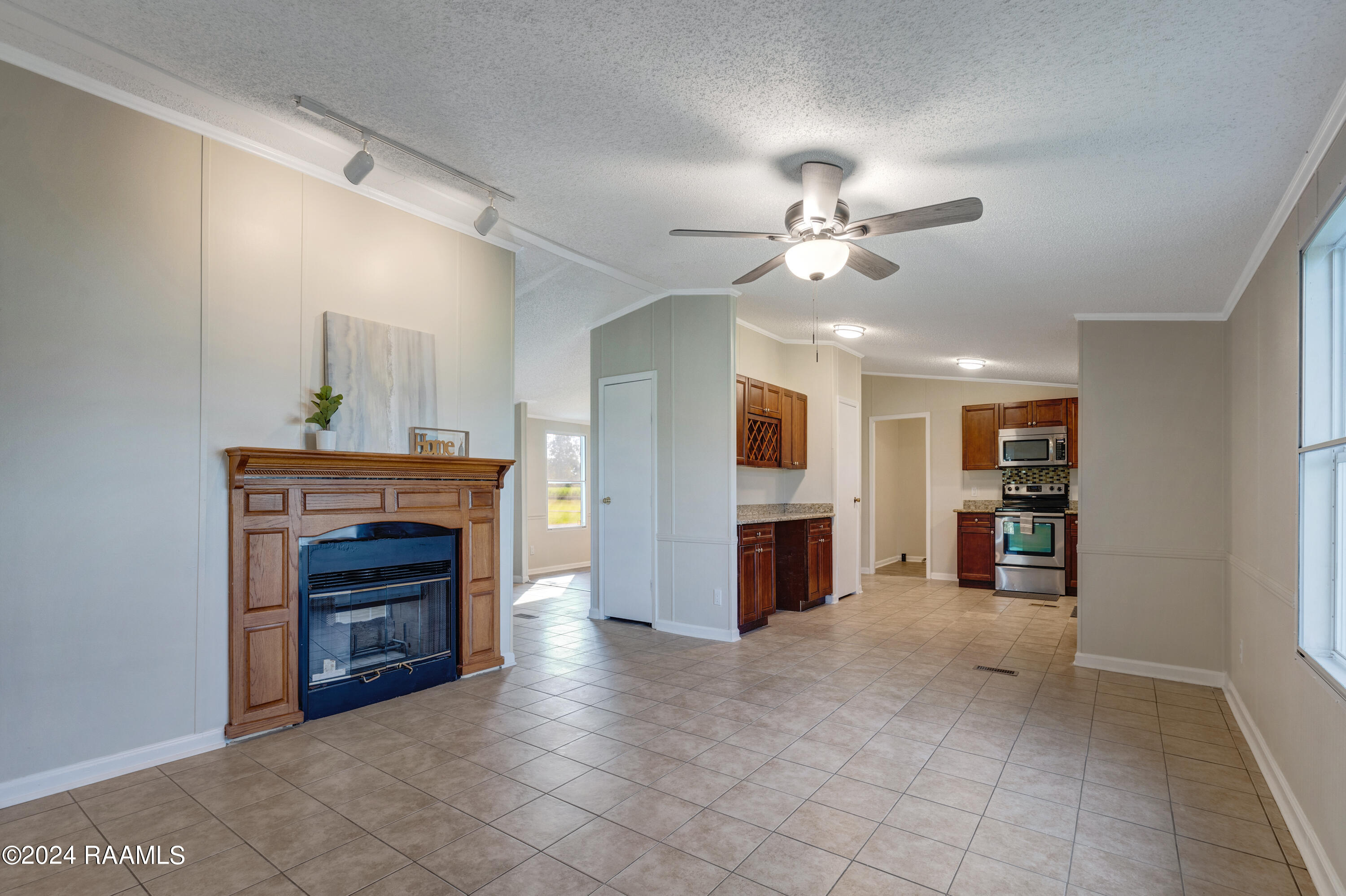 1182 Patin Road Breaux Bridge, LA 70517 - Photo 5 of 19 Living Area 1