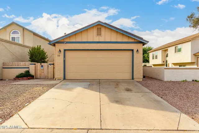 $464,900 | 921 South Val Vista Drive, Unit 11, Mesa, AZ 85204