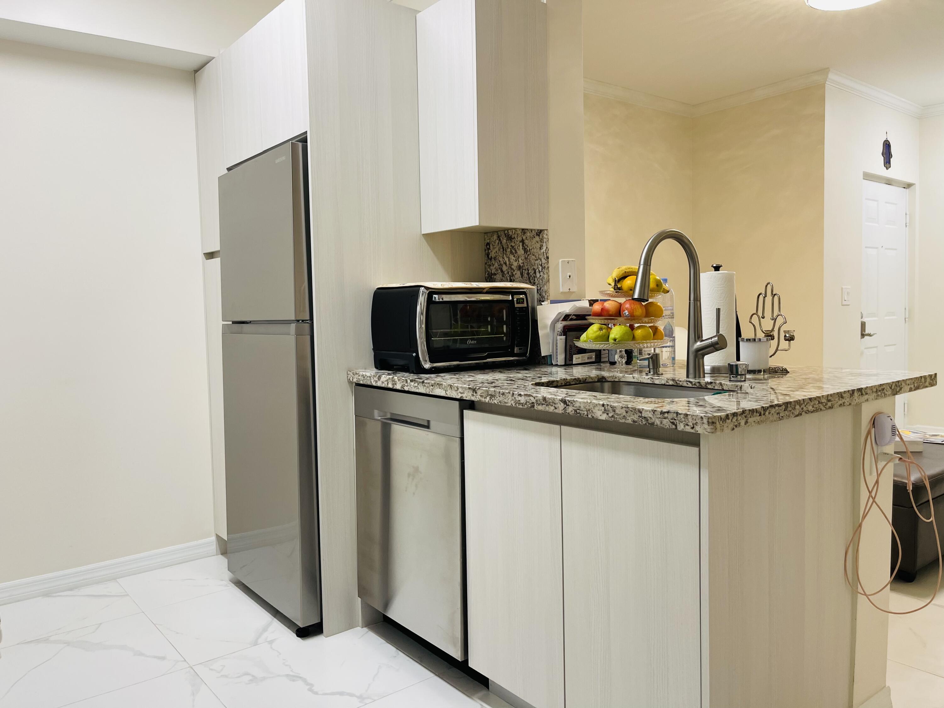 17145 North Bay Road, Unit 4103 Sunny Isles Beach, FL 33160 - Photo 5 of 34 d