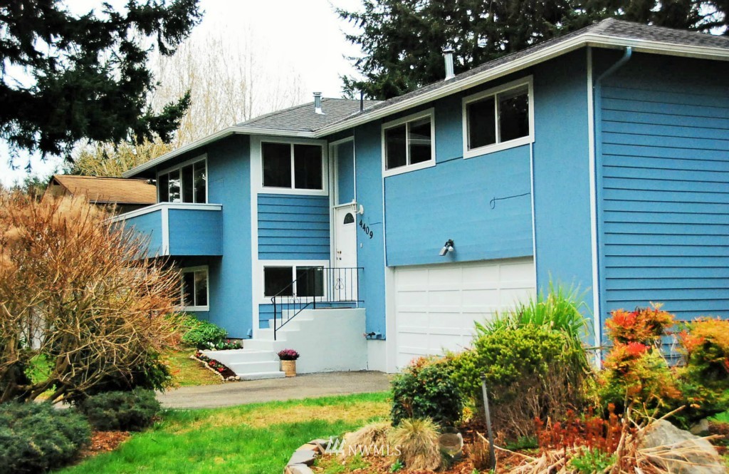 4409 Northeast 17th Street Renton, WA 98059 - Photo 1 of 10