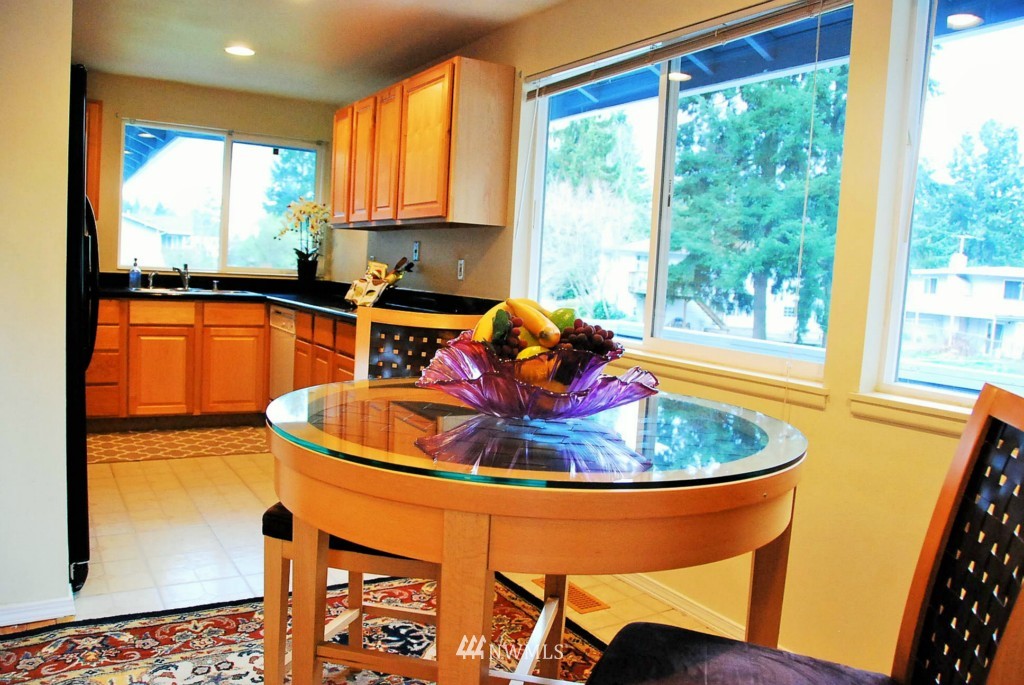 4409 Northeast 17th Street Renton, WA 98059 - Photo 5 of 10
