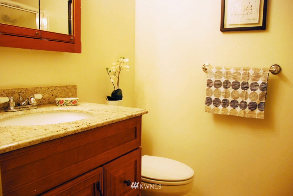 4409 Northeast 17th Street Renton, WA 98059 - Photo 7 of 10
