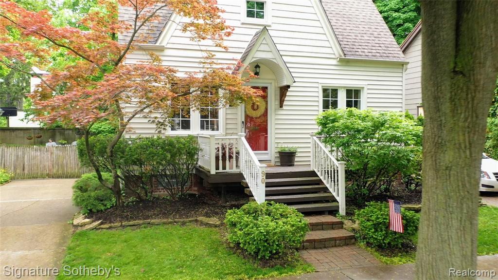 90 Mapleton Road Grosse Pointe Farms, MI 48236 - Photo 1 of 43