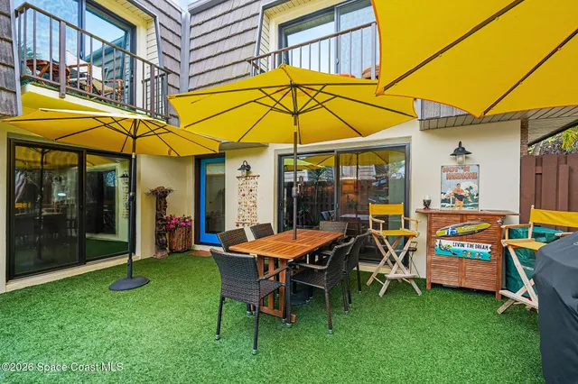 $182,500 | 1515 Vista Oaks Circle Northeast, Palm Bay, FL 32905