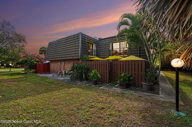 $182,500 | 1515 Vista Oaks Circle Northeast, Palm Bay, FL 32905