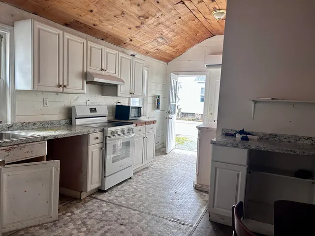 $669,000 | 14 Pleasant Street, Bar Harbor, ME 04609