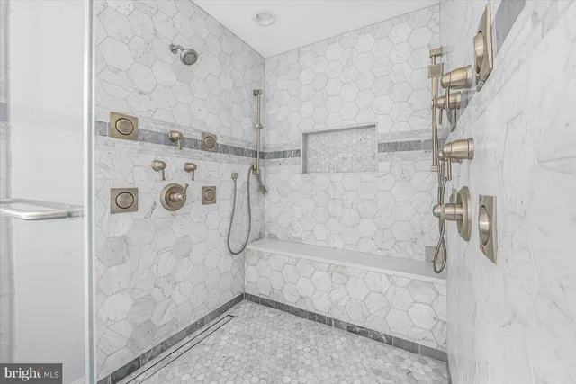 $1,390,000 | 6603 Babak Drive, Frederick, MD 21702