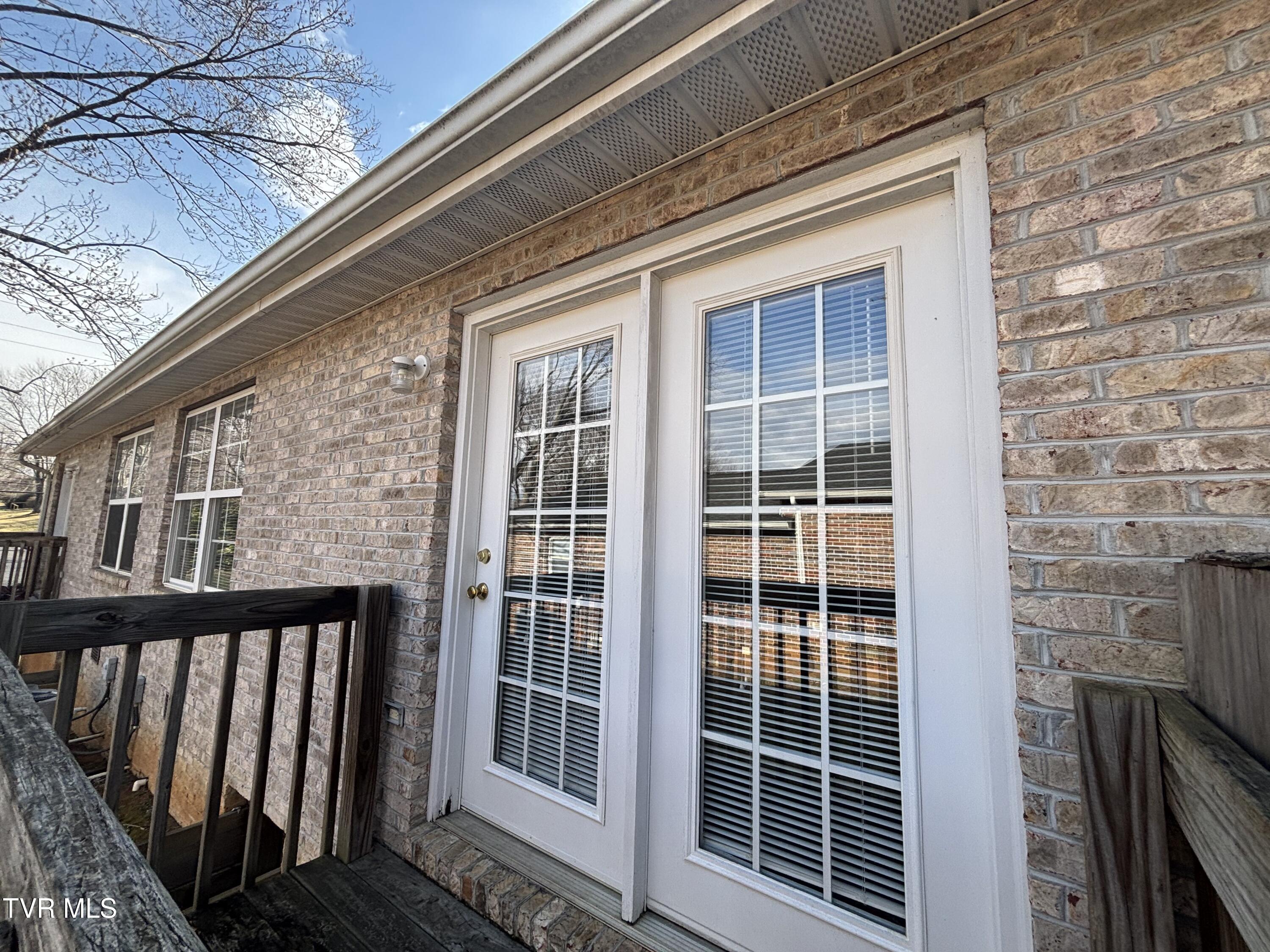 2822 Plymouth Road, Unit 2 Johnson City, TN 37601 - Photo 6 of 27 IMG_1880