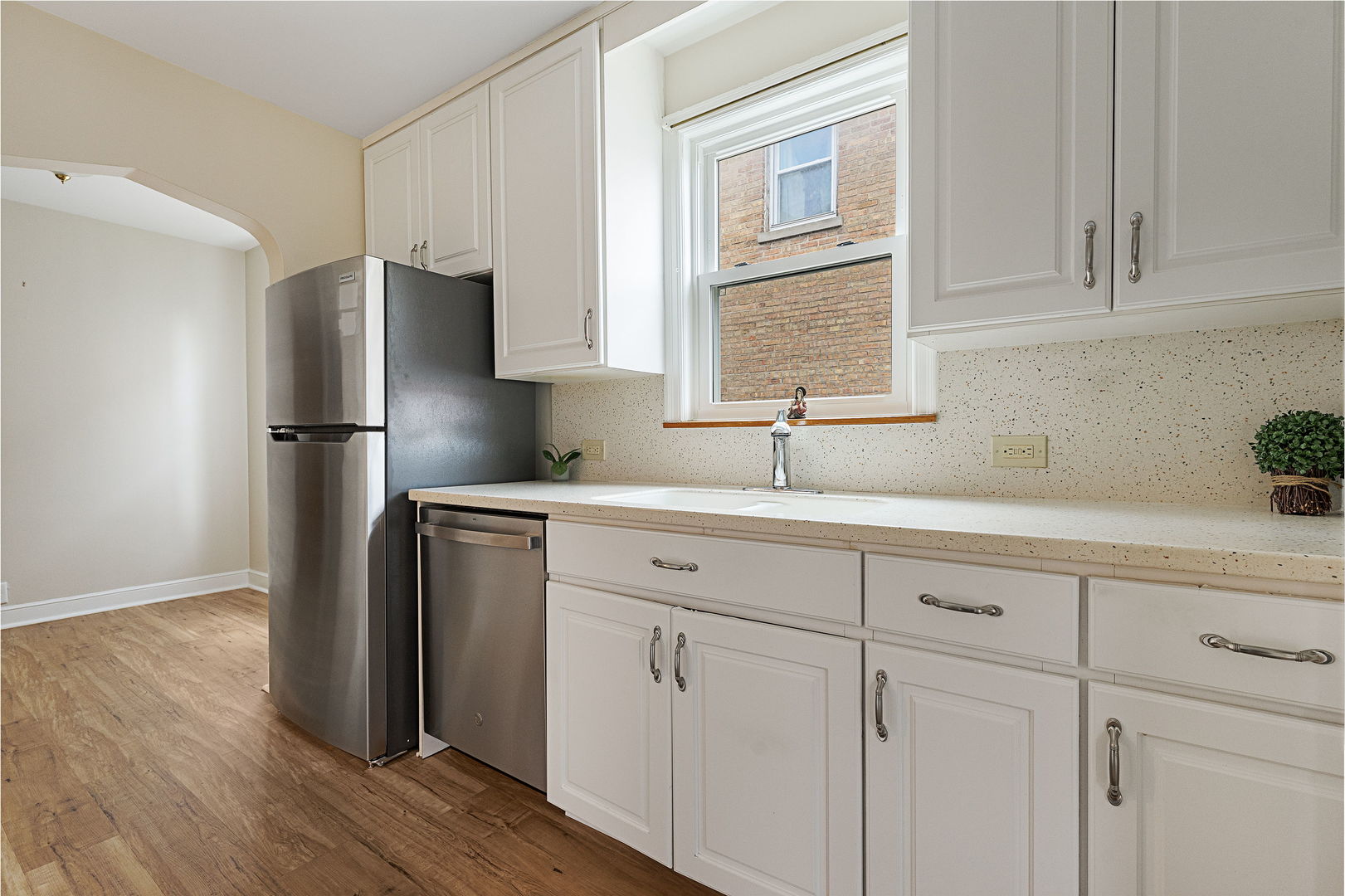 2247 South 11th Avenue North Riverside, IL 60546 - Photo 7 of 31 Gallery Image 7