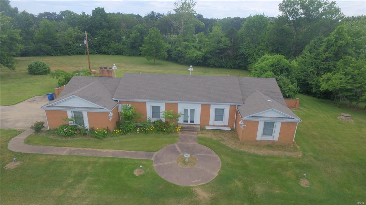800 Country Club Road Sparta, IL 62286 - Photo 1 of 59