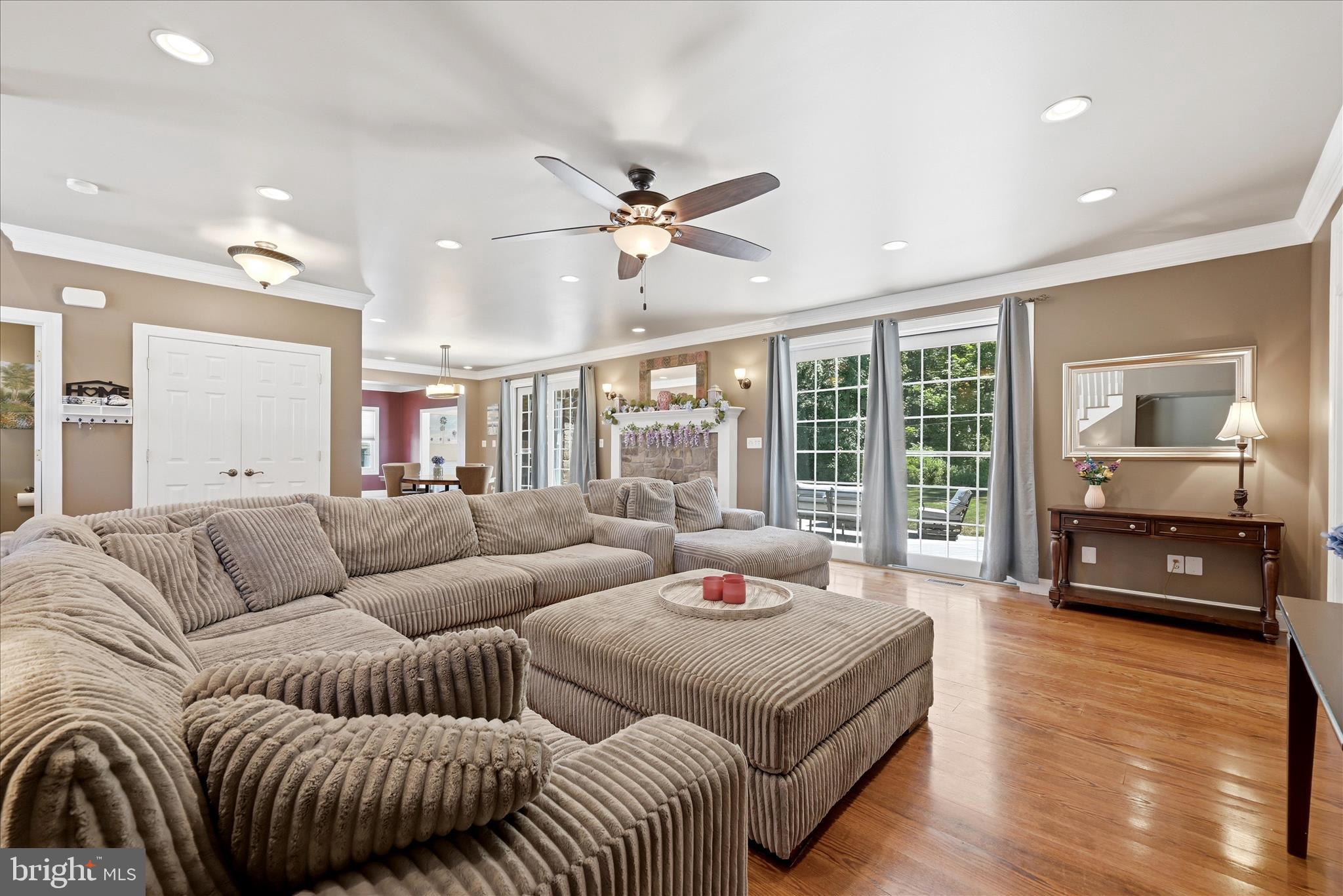 59 Howards Lane Boyce, VA 22620 - Photo 11 of 81 Living Room