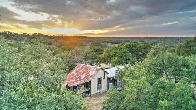 $787,500 | 438-1 Yellowstone Lane, Hunt, TX 78024