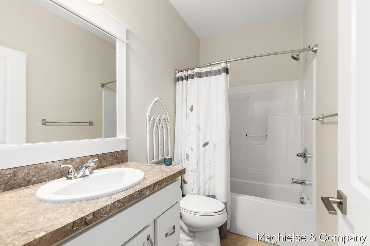 8374 Rose Ridge Drive, Unit 70 Rockford, MI 49341 - Photo 20 of 38