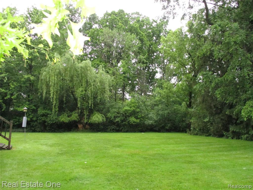 28642 Rollcrest Road Farmington Hills, MI 48334 - Photo 11 of 53