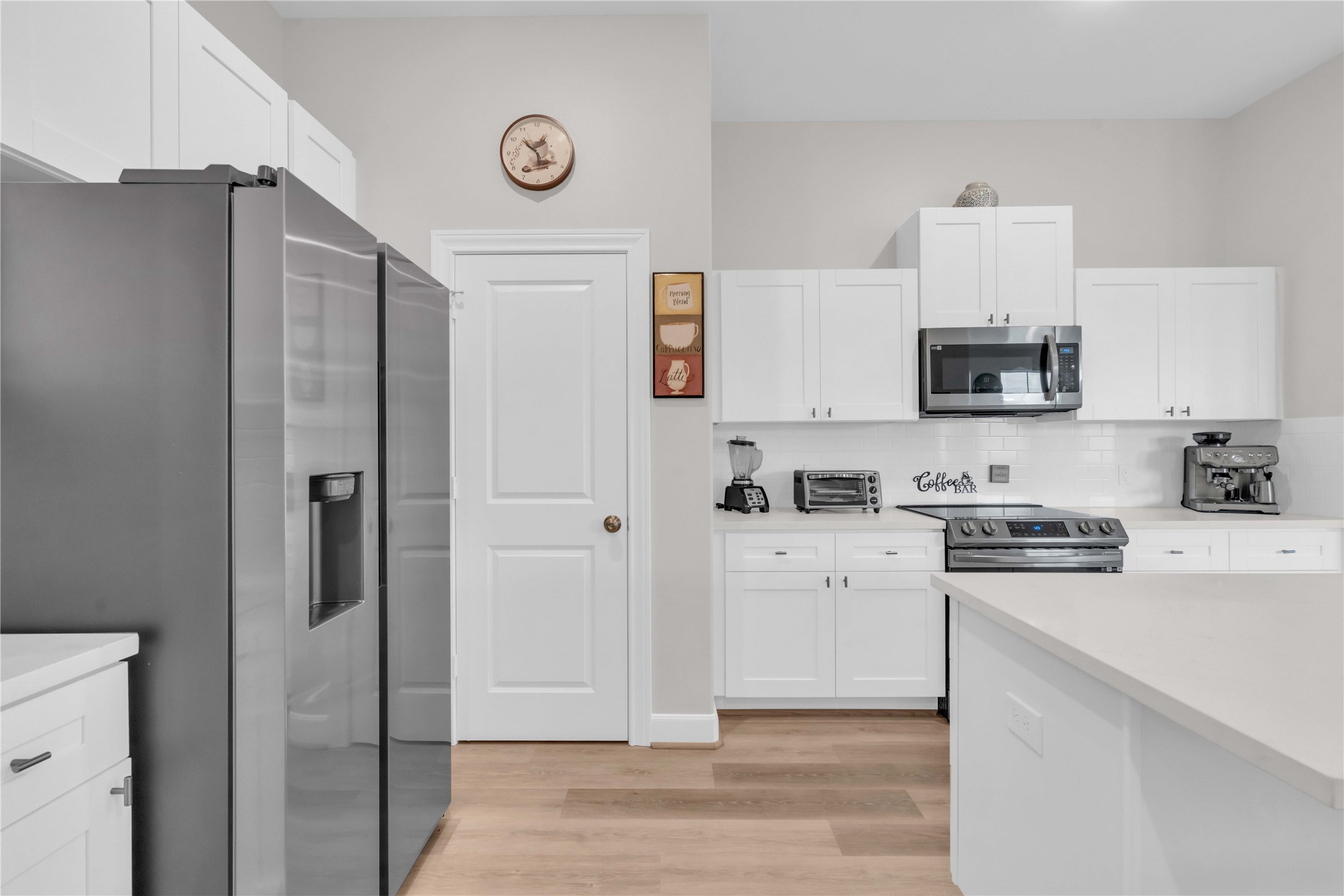 504 Nursery Road, Unit 2210 Spring, TX 77380 - Photo 10 of 38 All appliances stay with the home.