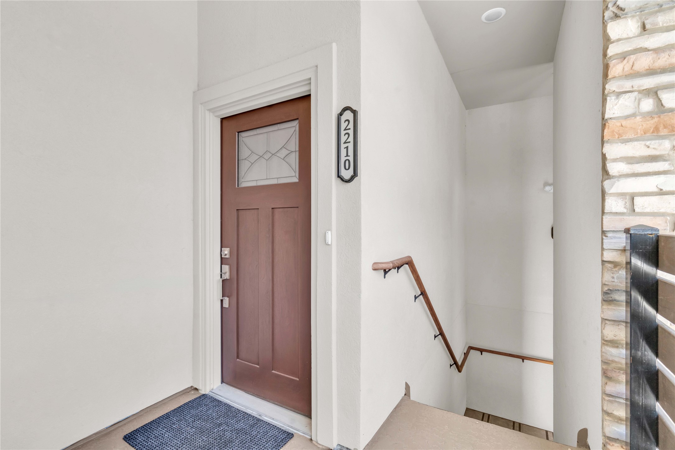 504 Nursery Road, Unit 2210 Spring, TX 77380 - Photo 26 of 38 Front Door Landing on the 2nd floor.