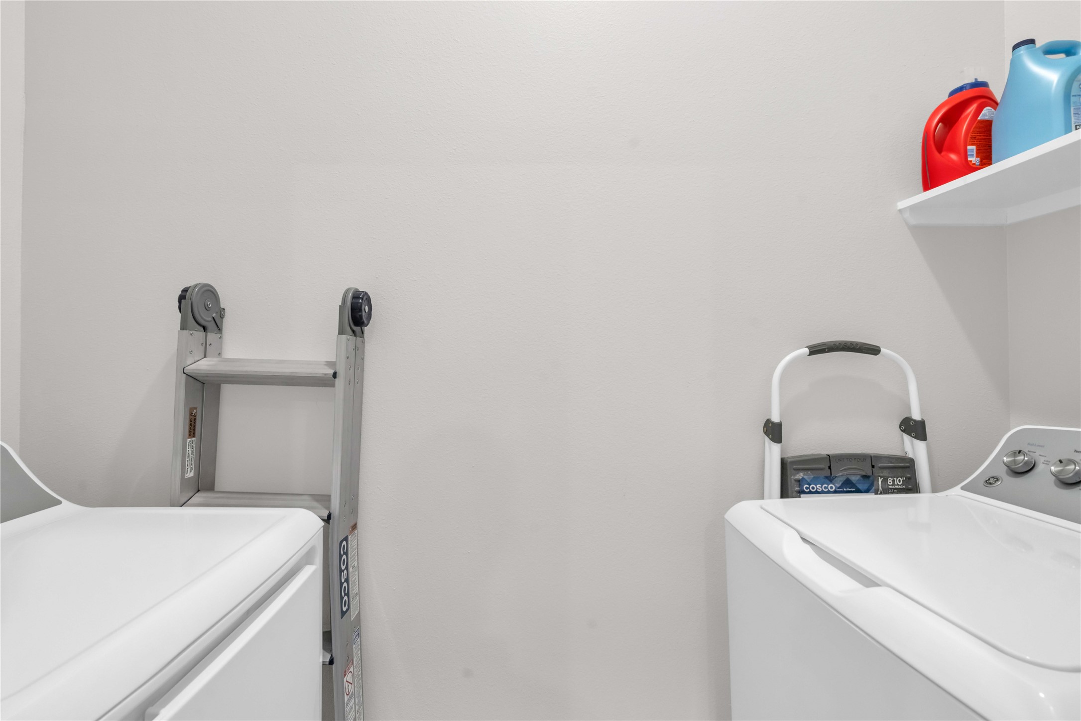 504 Nursery Road, Unit 2210 Spring, TX 77380 - Photo 35 of 38 Washer & Dryer, stay with the home, laundry room located in the home.