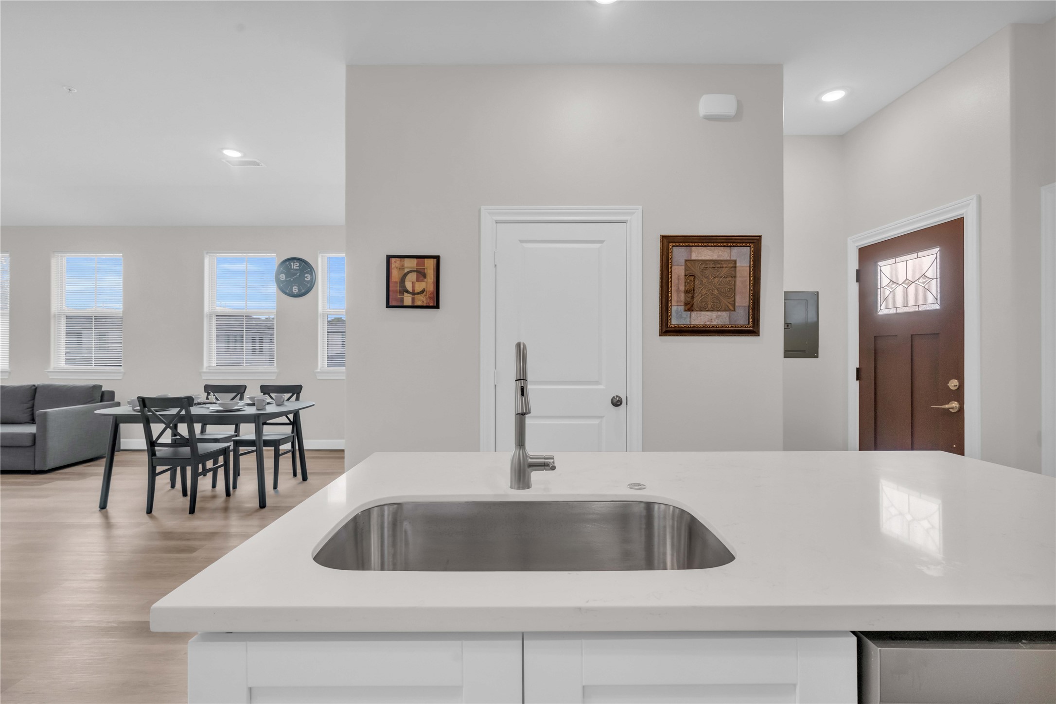 504 Nursery Road, Unit 2210 Spring, TX 77380 - Photo 8 of 38 Sink in the island.