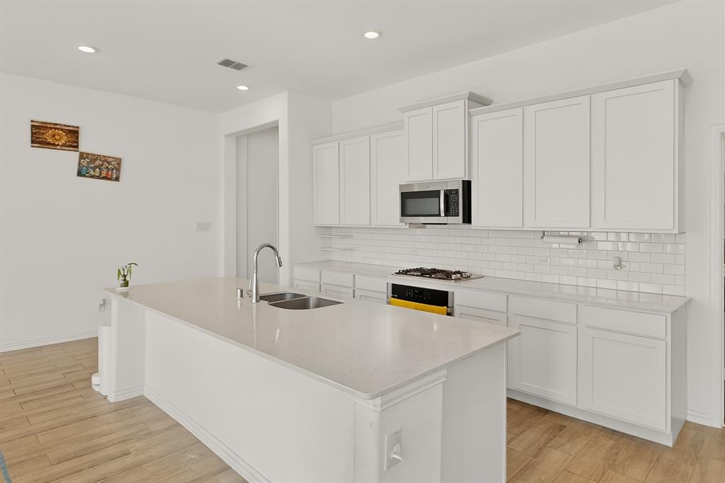 14621 Marrowglen Road Fort Worth, TX 76052 - Photo 6 of 36