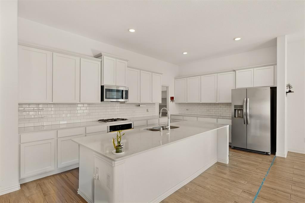 14621 Marrowglen Road Fort Worth, TX 76052 - Photo 7 of 36