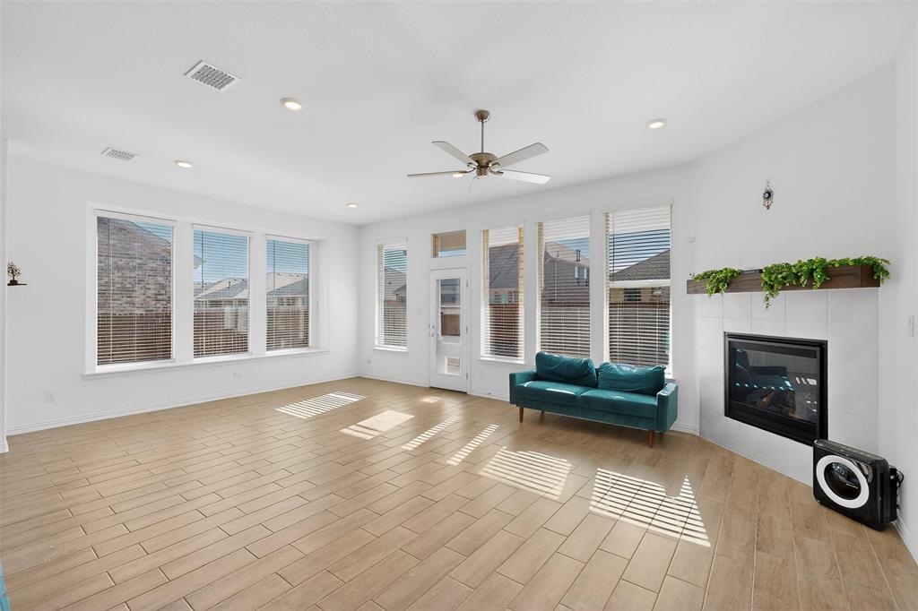 14621 Marrowglen Road Fort Worth, TX 76052 - Photo 10 of 36