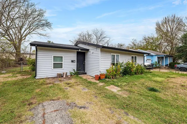 $220,000 | 315 West Rea Avenue, Lancaster, TX 75146