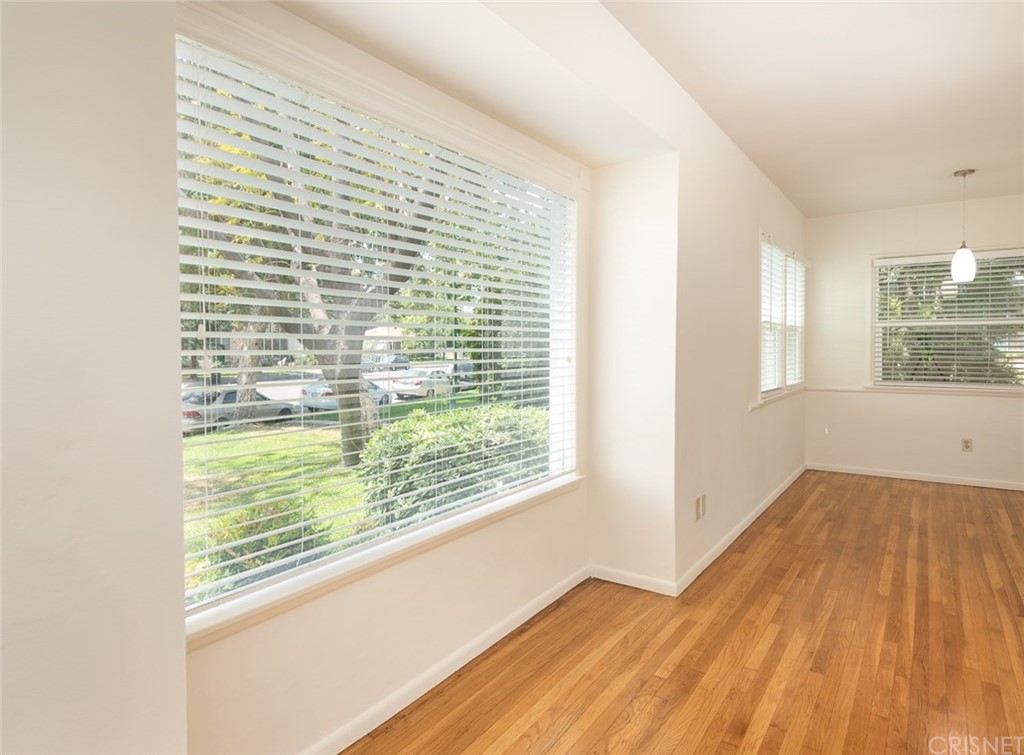 1545 Riverside Drive Glendale, CA 91201 - Photo 4 of 20