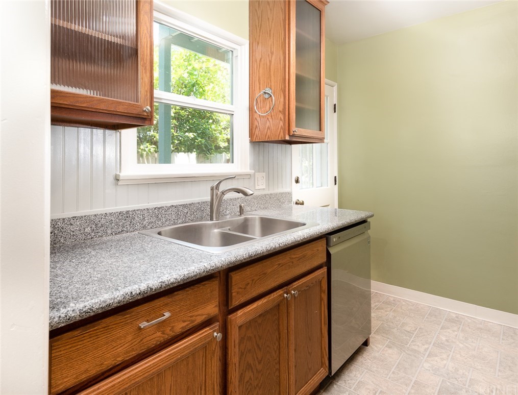 1545 Riverside Drive Glendale, CA 91201 - Photo 6 of 20