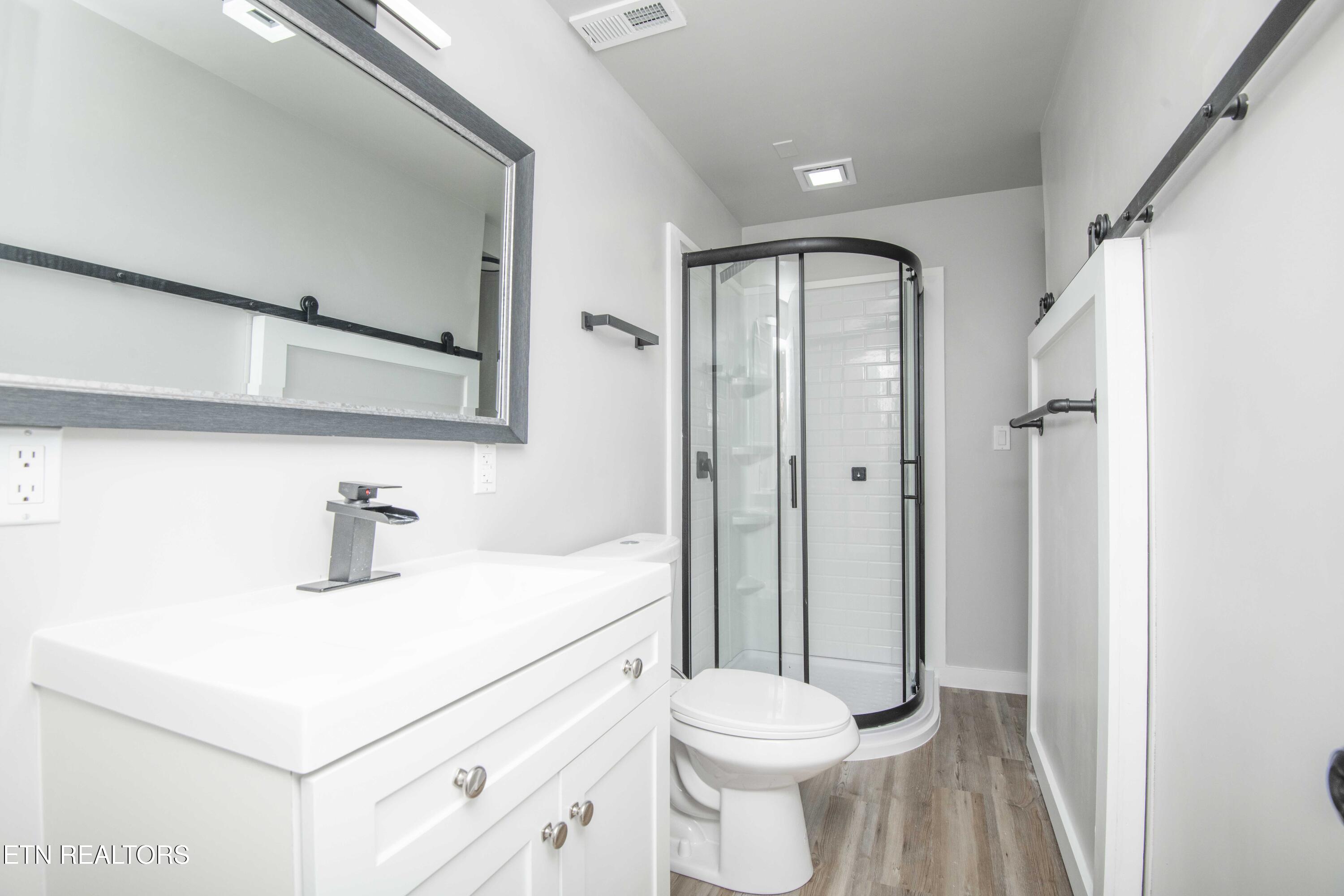 7167 Cedar Hill Road Talbott, TN 37877 - Photo 21 of 45 second bath_1