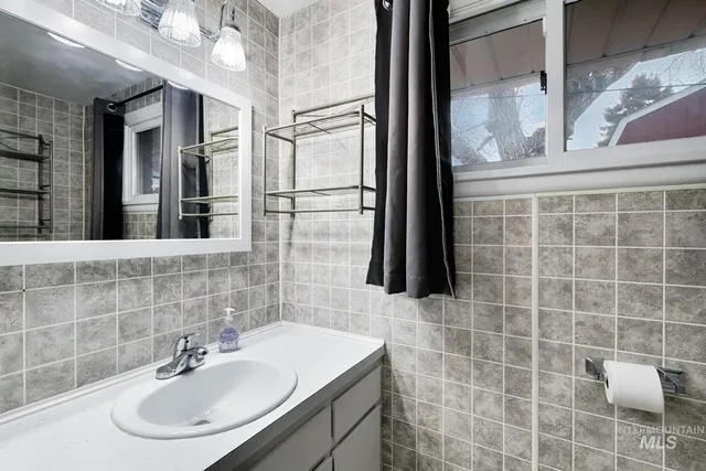 $650,000 | 819 South Powerline Road, Nampa, ID 83686