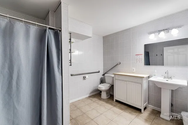 $650,000 | 819 South Powerline Road, Nampa, ID 83686