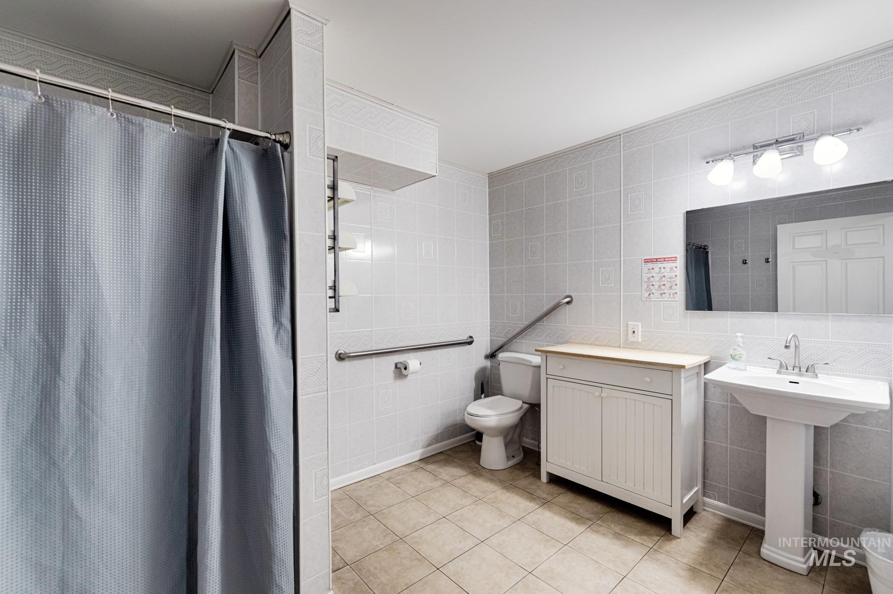 819 South Powerline Road Nampa, ID 83686 - Photo 18 of 34