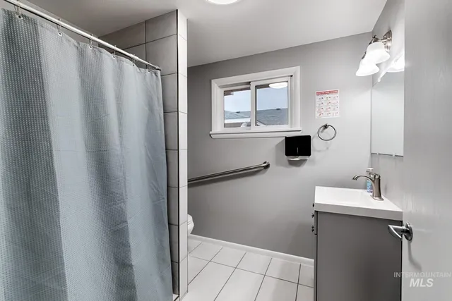 $650,000 | 819 South Powerline Road, Nampa, ID 83686