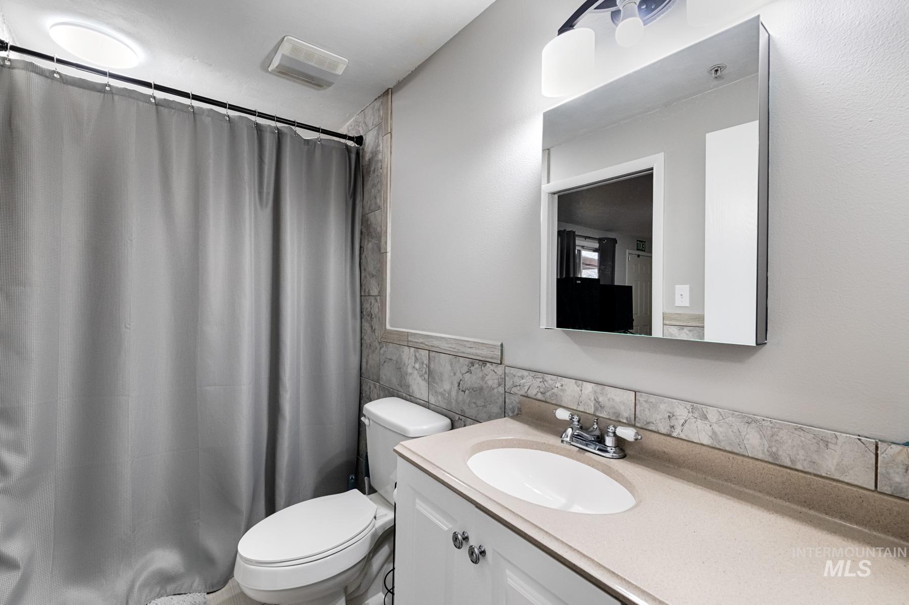 819 South Powerline Road Nampa, ID 83686 - Photo 29 of 34