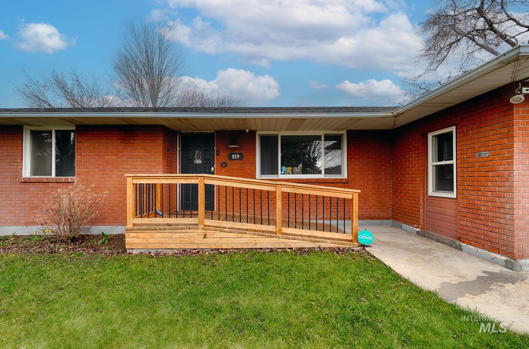 819 South Powerline Road Nampa, ID 83686 - Photo 4 of 34