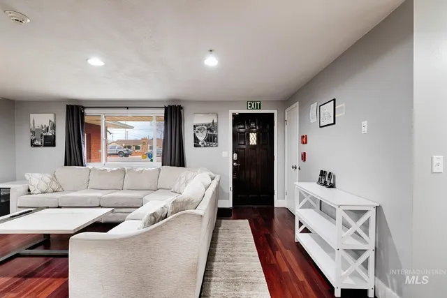 $650,000 | 819 South Powerline Road, Nampa, ID 83686