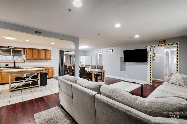 $650,000 | 819 South Powerline Road, Nampa, ID 83686