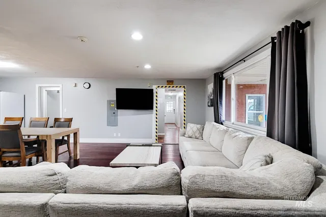 $650,000 | 819 South Powerline Road, Nampa, ID 83686