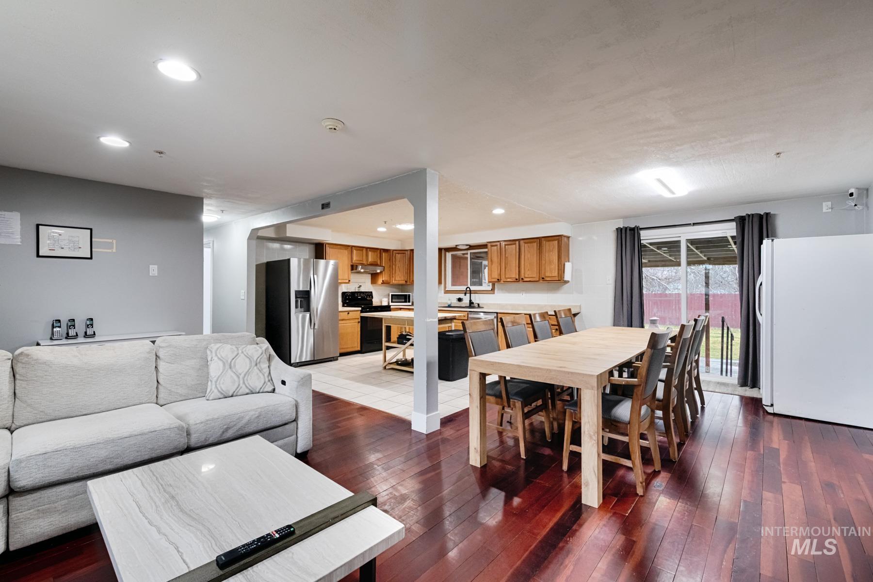 819 South Powerline Road Nampa, ID 83686 - Photo 8 of 34