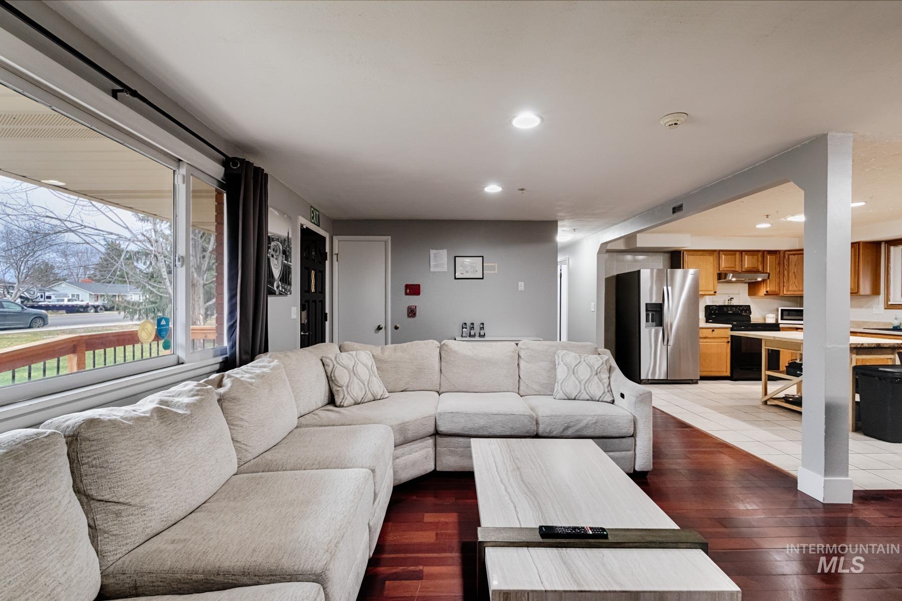 819 South Powerline Road Nampa, ID 83686 - Photo 9 of 34