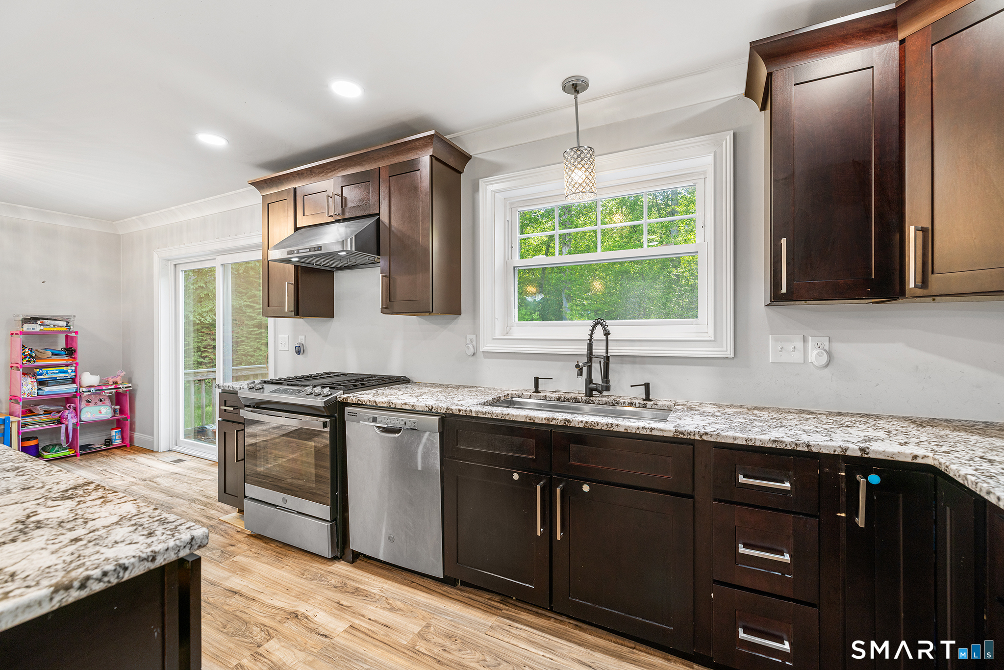 25 Spring Rock Road East Lyme, CT 06333 - Photo 11 of 36