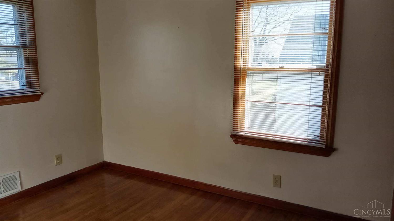 216 Marshall Road Middletown, OH 45042 - Photo 9 of 16 Gallery Image 9