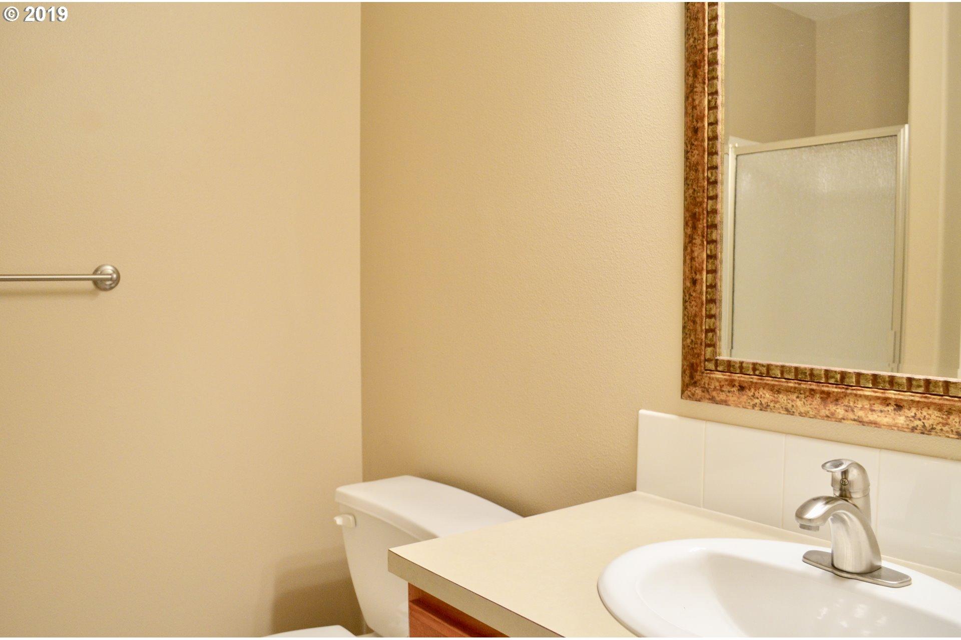 2116 Northwest Fargo Loop Camas, WA 98607 - Photo 24 of 32 Bathroom