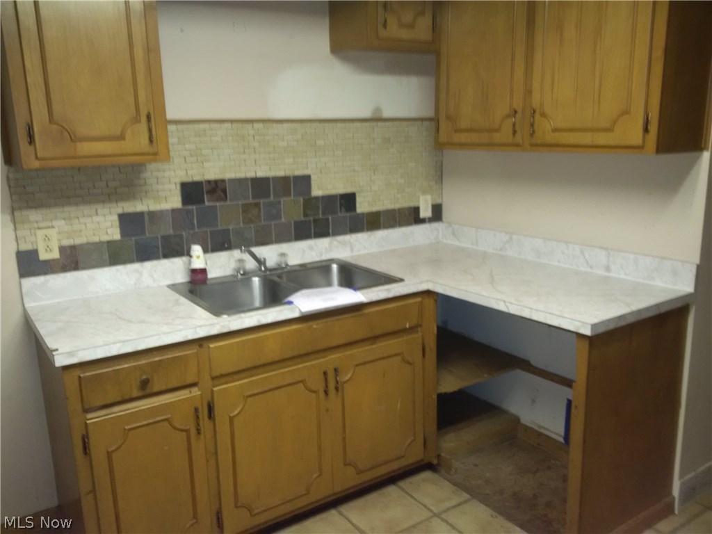 4131 Mapleton Street Southeast Canton, OH 44707 - Photo 8 of 19 Gallery Image 8