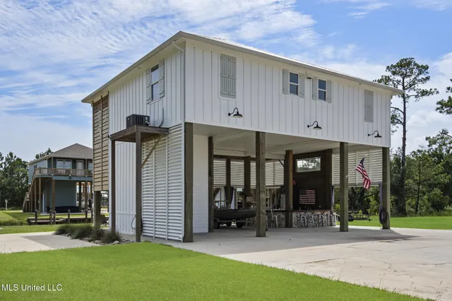 $3,100 | 4021 Blue Jay Street, Bay St. Louis, MS 39520